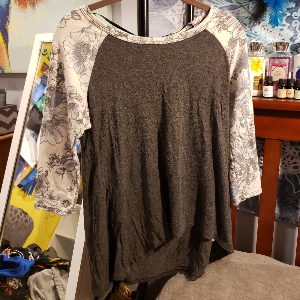 Long sleeve tee